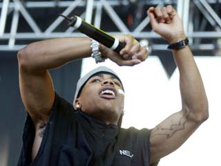 nelly_rapping3.jpg